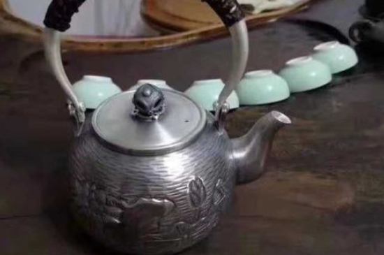 常見的七大材質的茶具優缺點，用什么材質的茶具泡茶最好？