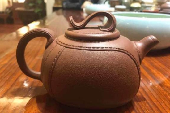 泡茶用坭興陶和紫砂壺哪個好，紫砂壺比坭興陶壺好嗎？