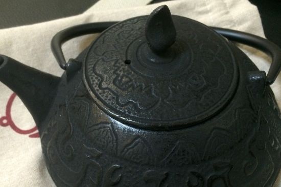 鑄鐵壺開壺方法，鑄鐵茶壺怎么開壺方法