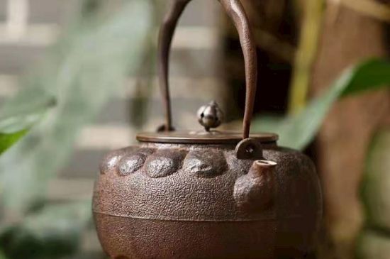 老鐵壺煮茶的害處，鐵壺為什么不能煮茶？