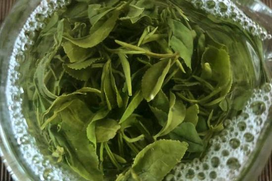 綠茶放了三年還能喝嗎，綠茶放久了喝了會(huì)怎樣