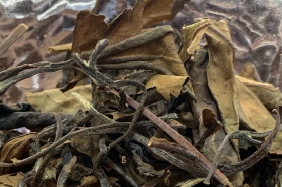 老白茶上火還是去火？夏季喝煮的老白茶會(huì)容易上火！
