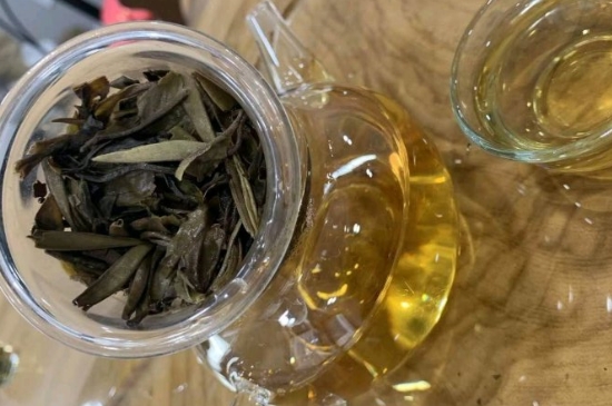 白茶三年為藥七年為寶的原理，為什么說(shuō)一年茶三年藥七年寶？