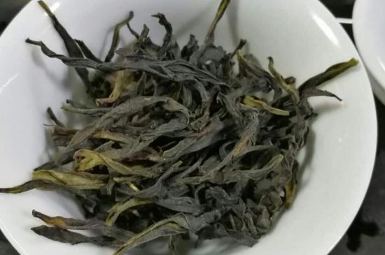 蜜蘭香和鴨屎香區別，鳳凰單樅鴨屎香vs蜜蘭香圖片對比