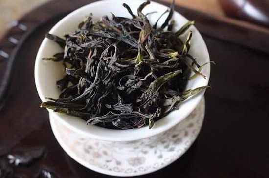 鴨屎香單叢雪片茶的特點，鳳凰雪片茶有什么特點？