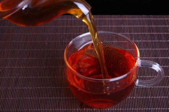 紅茶會加重濕氣嗎，喝什么茶能去除體內濕氣