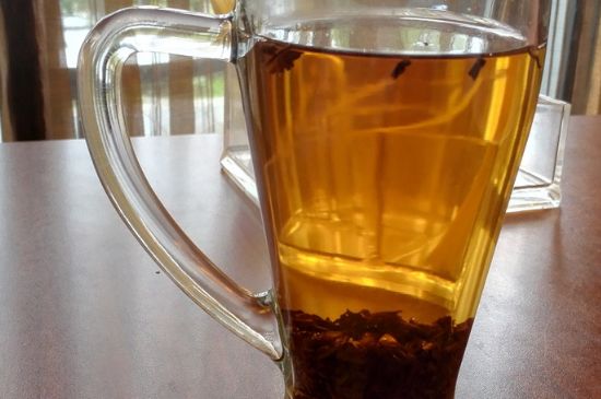 紅茶放置10年還能喝嗎，多年過期紅茶居然還能喝？