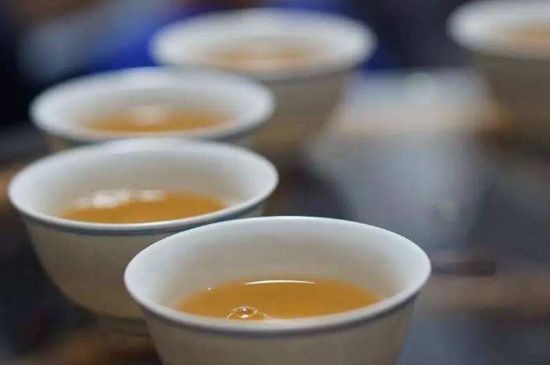 茯磚茶與普洱茶哪個好，茯茶和普洱茶口味區別