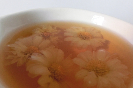 喝菊花茶有什么效果，女人長(zhǎng)期喝菊花茶好嗎？