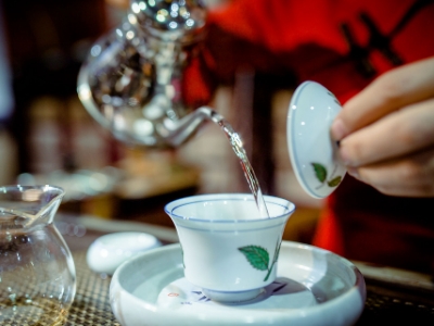 千萬(wàn)別做兼職茶藝師，女人學(xué)茶藝好嗎？