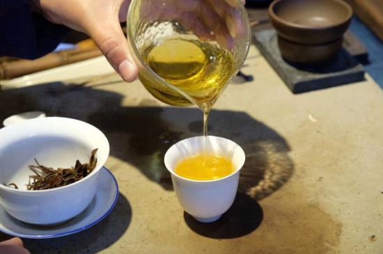 正常下一斤茶葉能喝多久，一個人一般一個月喝多少茶葉
