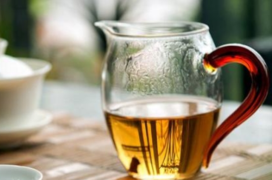 福鼎白茶能長(zhǎng)時(shí)間悶泡嗎，老白茶可以悶著喝嗎？