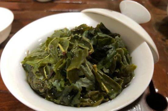 香精茶喝多了會怎么樣，茶葉加香精有什么害處？