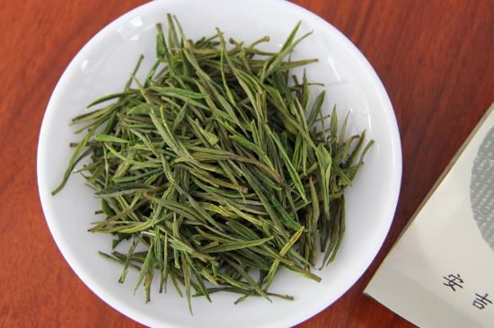 安吉白茶冷藏好還是冷凍好？這個需要根據存放時間來選擇