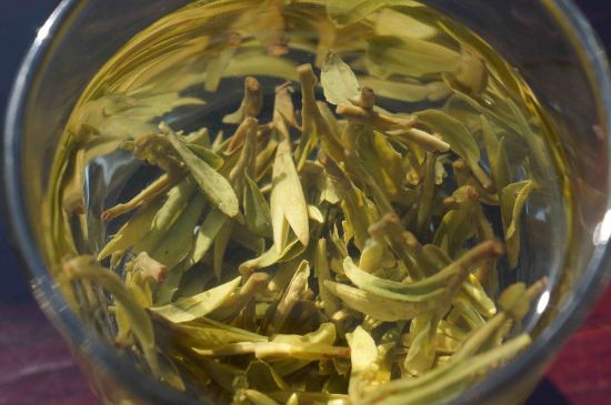 安吉白茶冷藏好還是冷凍好？這個需要根據存放時間來選擇