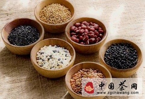 何謂“粗茶淡飯”？